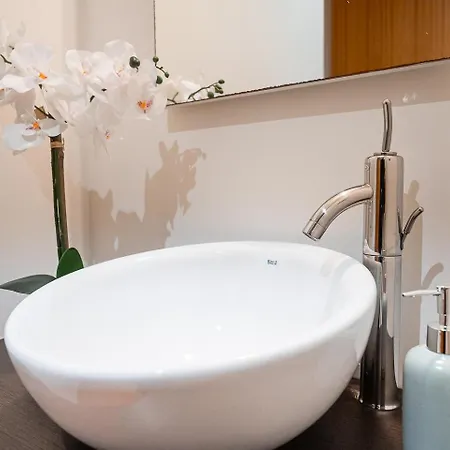 Casa La Guardia At 5 Minutes From The Lägenhet